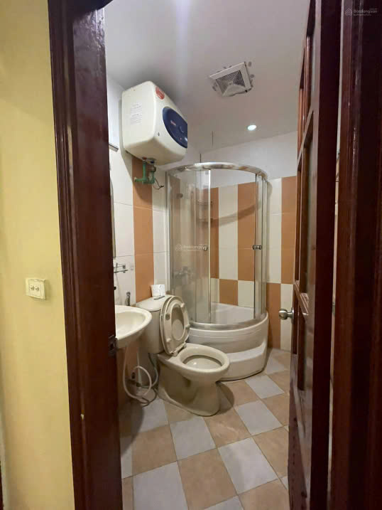 Cho thuê nhà Phố Nguyễn Khang, 55m2 x 4 tầng, 5PN, 18 Triệu ở nhóm 10 người, VP cty - Ảnh 4